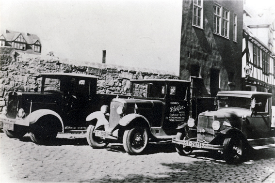 Die drei Lkw der Fa. Pfeifer in 1935 