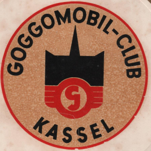 Vereinsemplem Goggomobil Club Kassel mit rotem G vor Siluette des Herkules 