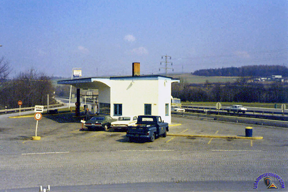 Amerikanische Raststaettean der Ausfahrt Kassel-Ost, 1970 