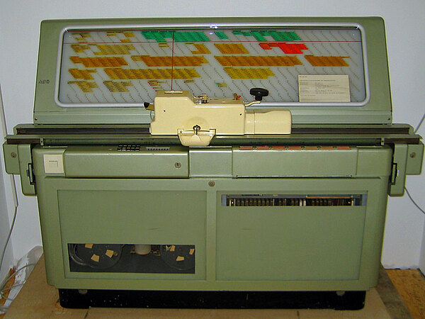 Moderner AEG Fahrkartendrucker