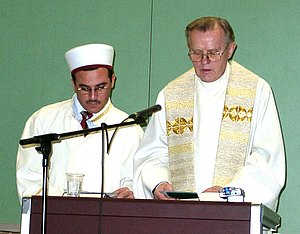 Imam Göklü und Pfarrer Zelewski