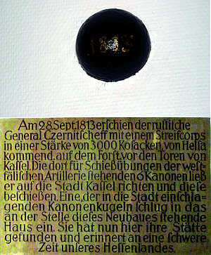 Erinnerungstafel mit Kugel