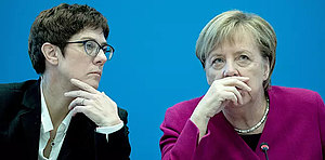 Kanzlerin Merkel und Nachfolgerin Annegret Kramp-Karrenbauer