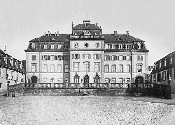 ehemaliges Palais Waitz von Eschen in Kassel am Opernplatz