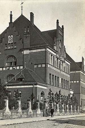 Buergerschule 26 in der Eichwaldstrasse 68, ~1912