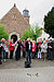 Verlegung von zwei Stolpersteinen vor der Kunigundis-Kirche fuer die Patrs. Kremer und Schmidt und