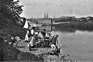 Waschfrauen an der Fulda um 1890