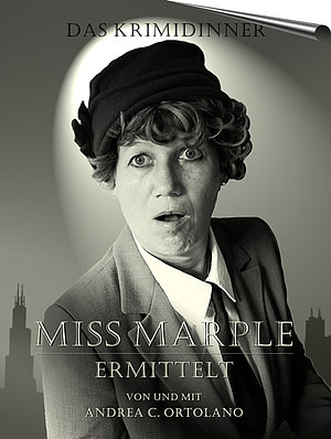 A. C. Ortolano in der Rolle der Miss Marple, sw Foto