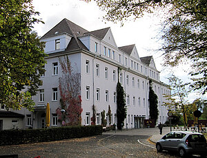 Hauptgebaeude der SWA Lindenberg im Jahr 2009
