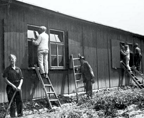 Barackenbau im "Lager Wartheland"