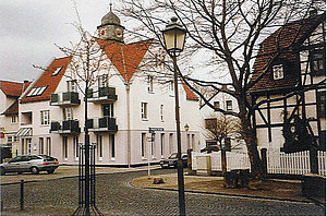 Blick von der Ringhofstraße auf die neue Bezirksstelle 1997