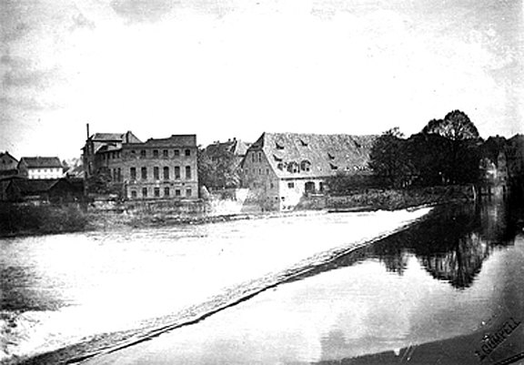 Steinwehr vom Kleinen zum Großen Finkenherd um 1901 mit Blick auf die Unterneustädter Mühle 