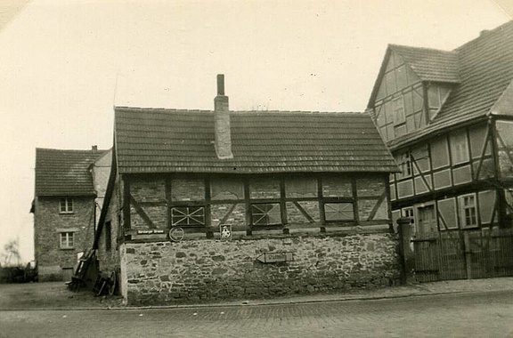 Blick auf das Schmiedegebäude von der Nürnberger Straße aus 