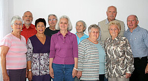 Männer und Frauen der Arbeitsgruppe "Waldauer Geschichte(n)" im Jahr 2012
