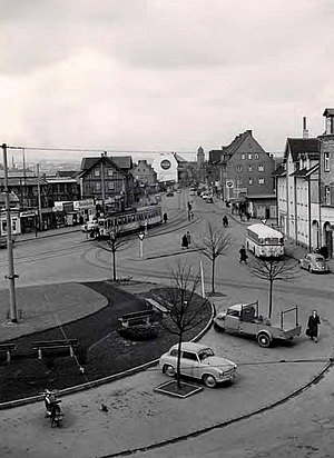 Leipziger Platz mit Autos und Straßenbahn und die Leipziger Straße,1955