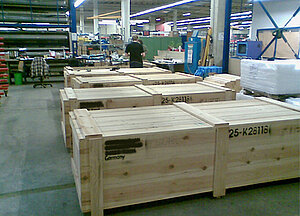 Verpackungskistenproduktion bei Holz Riffer, 2019