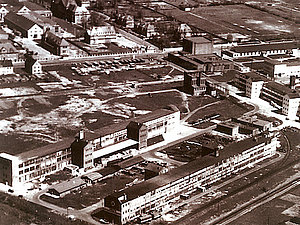 Blick über das Junkerswerk an der Lilienthalstraße