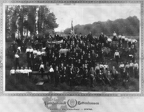 Gruppenfoto Turner 1902 mit Fahne