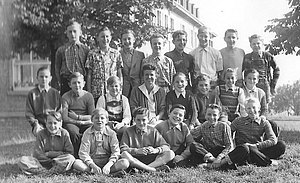 Gruppenfoto einer Jungengruppe im Kurheim in Donaueschingen 1955