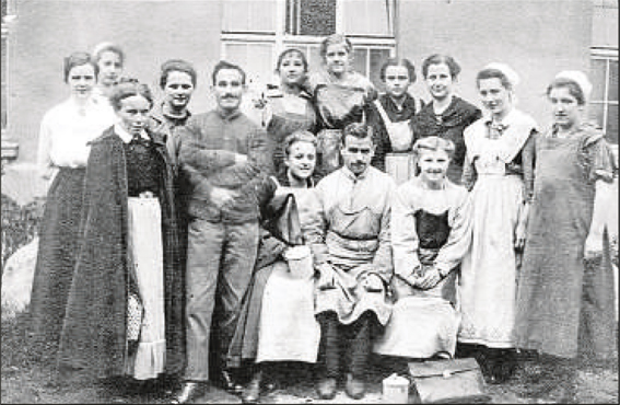 Arbeiterinnen bei der Muni 1918 