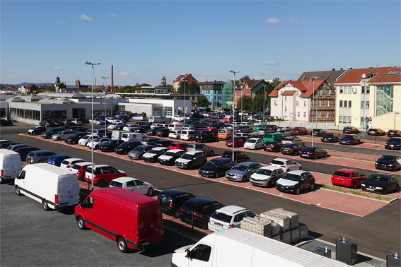 Parkplatz Autohaus Hessenkassel, Nutzfahrzeuge, 2016 