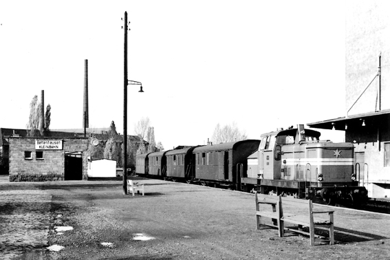 Diesellok V4 im Bahnhof Bettenhausen der Söhrebahn 1962
