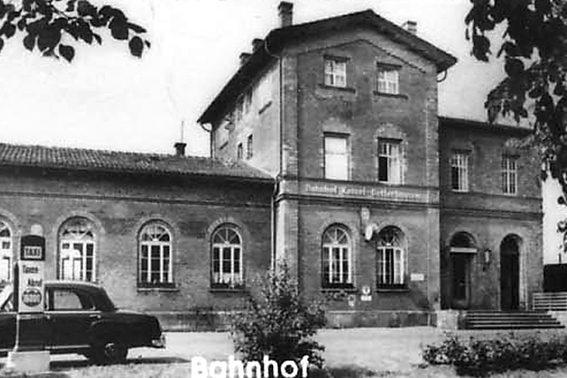 Vom Krieg verschonter Ostteil des Bahnhofs Bettenhausen in 1962 
