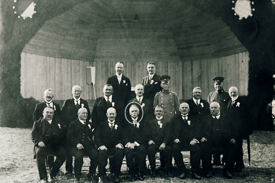 Festkommité der 800 Jahrfeier mit J-H. Brencher in der Mitte, 1927 