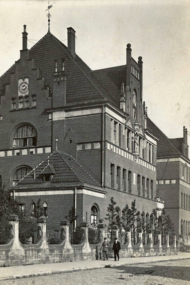 Buergerschule 26 in der Eichwaldstrasse 68, ~1912 