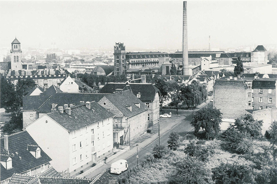 Blick von der Marienkirche auf den Bunker 1972 