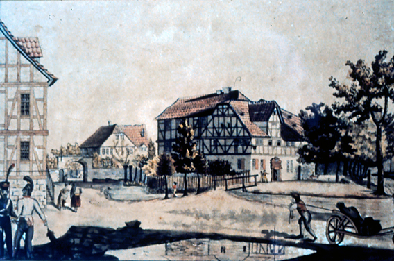 Uniformierte auf dem Bettenhäuser Dorfplatz dahinter Fachwerkhäuser Mitte des 19. Jahrhunderts 