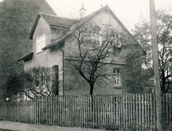 Das Haus Eichwalstraße 74 im Jahr 1936 