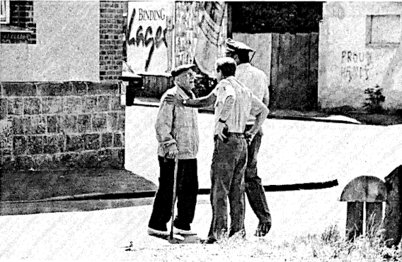 Evakuierung Mann und Polizei auf Straße 1994 