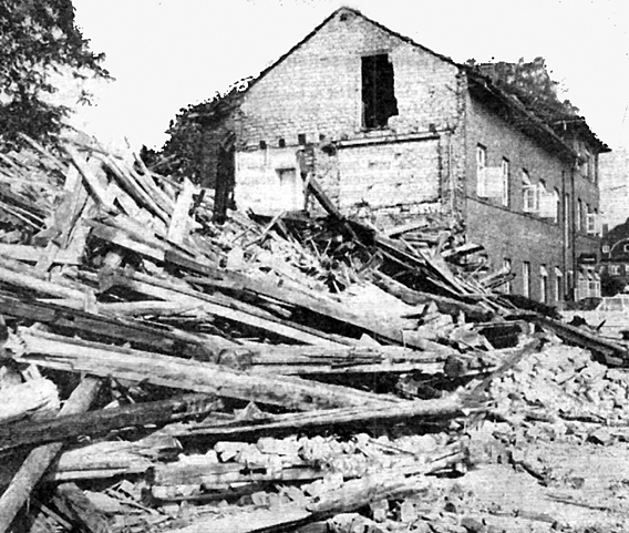 Reste des abgerissenen Forstgutes in der Ochshaeuser Strasse 6 