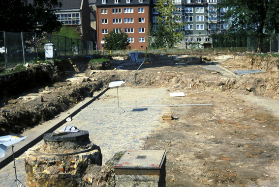 Freilegung der alten Bettenhäuser Straße 1993 