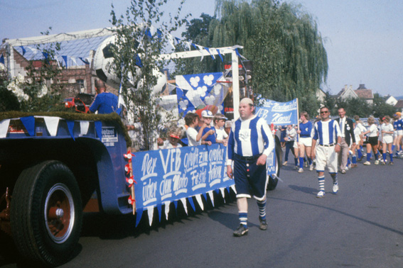 Vfb Festwagen in der Miramstraße 