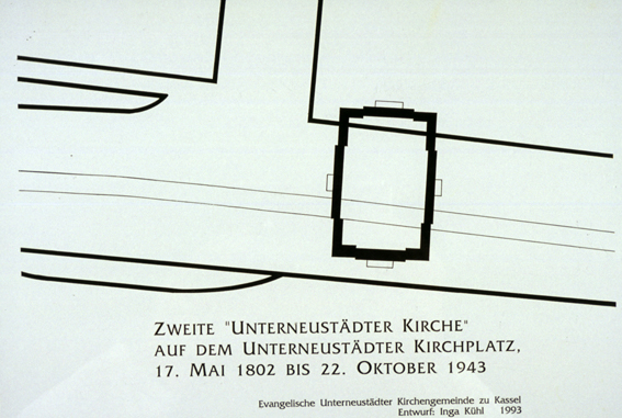 Gedenkplatte ehemaliger Standort der zweiten Kirche 