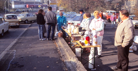 Bewirtung von Besuchern aus der DDR nach der Grenzöffnung Leipziger Straße