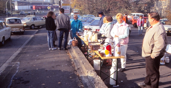 Bewirtung von Besuchern aus der DDR nach der Grenzöffnung am 19.11.1989 