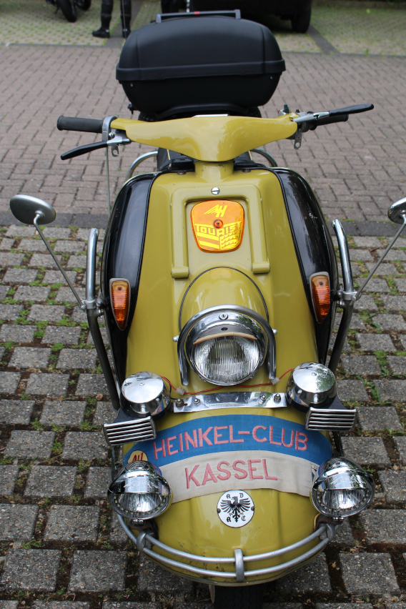 Roller mit Aufschrift Heinkel Club Kassel bei Herkulesbergring 2017 in Kassel 