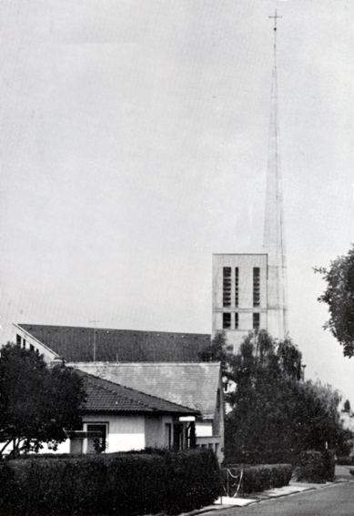 Die neue Immanuelkirche mit spitzen Kirchturm, 1982 