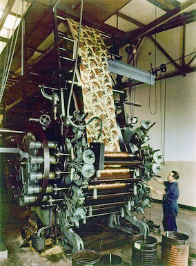 Moderne Farbdruckmaschine aus den 1960er Jahren 