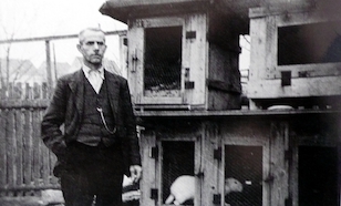 Mit der Kaninchenzucht trug Karl Fischer zum Lebensunterhalt seiner Familie bei 