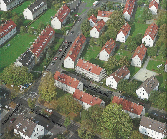 Blick auf die Kreuzung Ochshäuserstraße – Lindenbergstraße, Payerstraße und Lüderitzstraße 