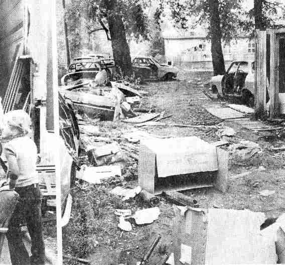 Unrat zwischen Lagerhäusern kurz vor der Auflösung des Lagers 1972 