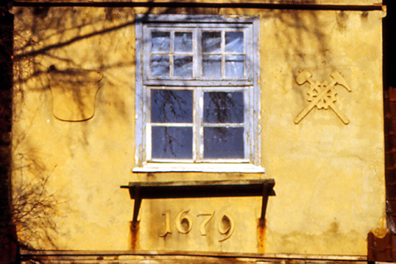 Jahreszahl 1679 in der Front des Messinghofs 