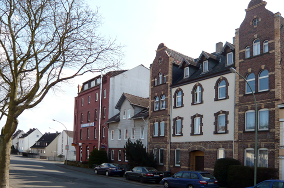 Miramstraße mit Blick zur Kreuzung Eichwaldstraße 2010 