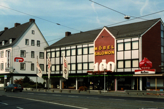 Geschäftshaus, Möbel Salomon feiert 100jähriges Bestehen, 1990 
