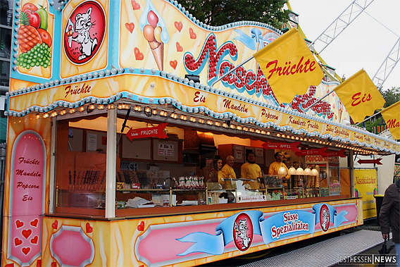 Der Naschkaetzchen-Eiswagen von Alfred Fliege auf dem Bad Hersfelder Lullusfest in 2016 