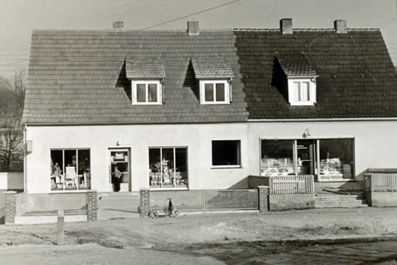 Straßenansicht Erneuerung des Ladens 1967 